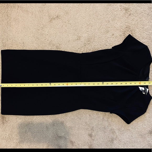 Banana Republic Dress w/ Thin Front Keyhole - Picture 14 of 16